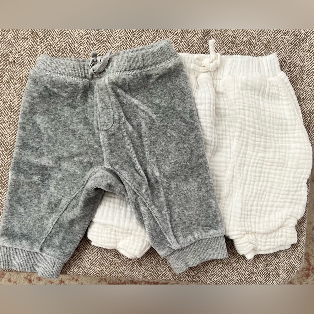Lot of (2) NWOT Authentic Burberry Baby Joggers, Velour and Linen 3 Months